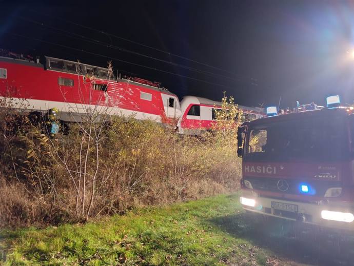 Tragická srážka vlaků na Slovensku.