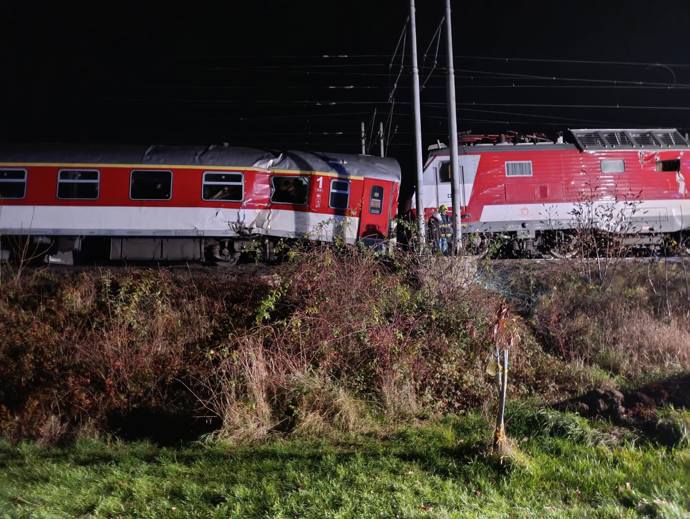 Tragická srážka vlaků na Slovensku.