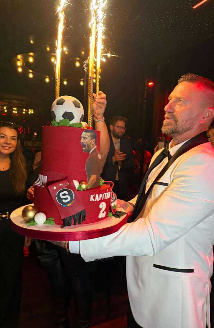 Dort na míru pro sparťana od ARMINS cake.