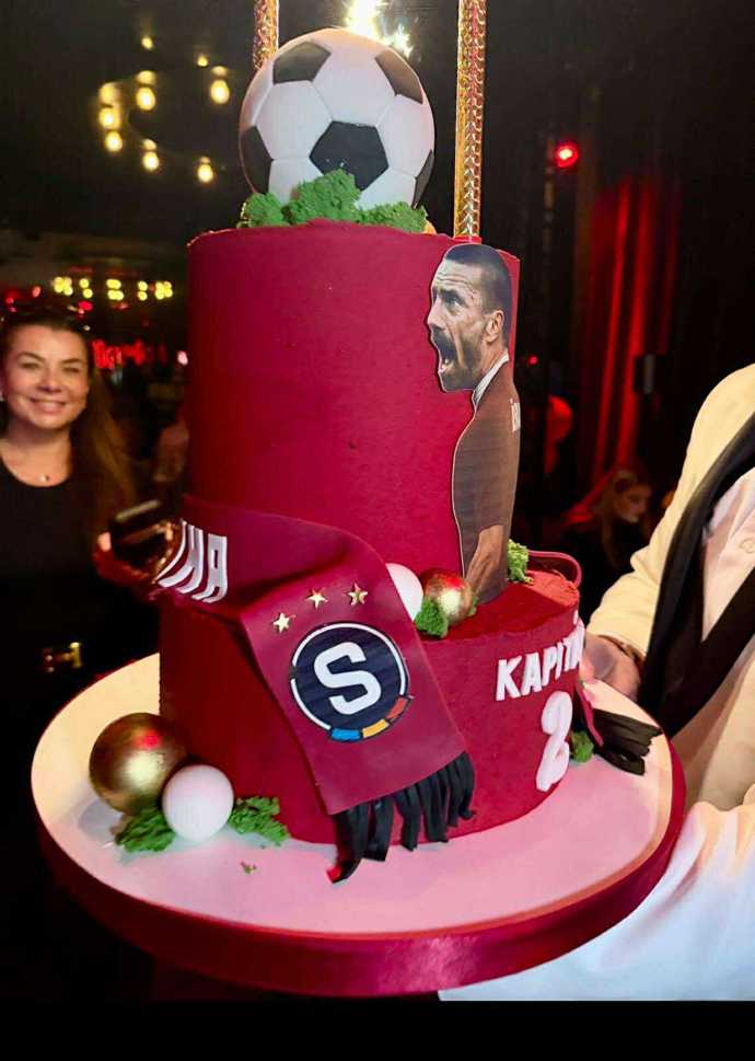 Dort na míru pro sparťana od ARMINS cake.