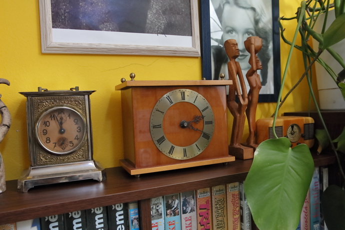 Hodiny, které také něco pamatují, jsou po babičce a po dědovi.