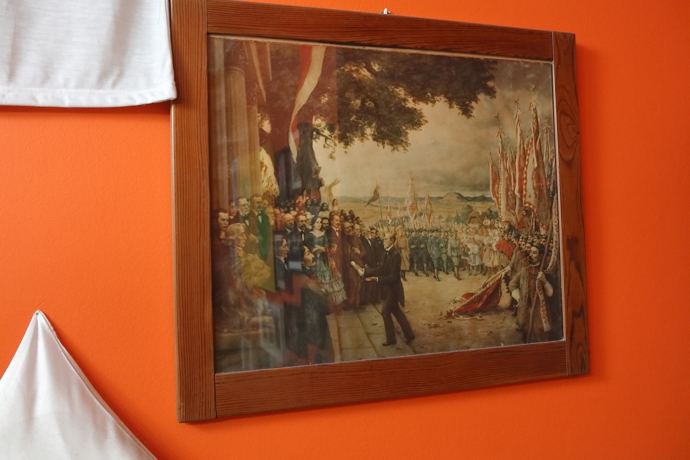 Obraz ze staré chalupy babičky na Znojemsku: Velikáni naší historie pod horou Říp