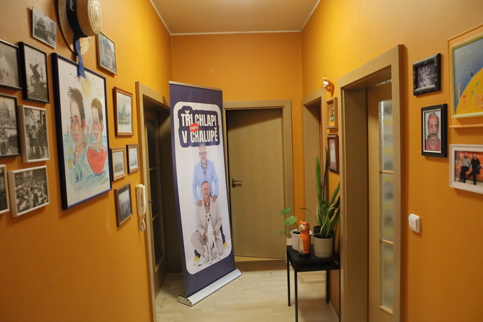 Pohled na plakát k pořadu, který Aleš Cibulka a Michal Jagelka právě rozjeli.