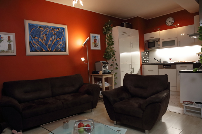 Pohled z obýváku na kuchyni