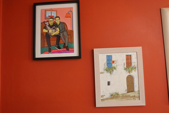 Portrét Aleše a Michala ve stylu seriálů Simpsnovi a taky Tobiáše, vedle obrázek z Ibizy.