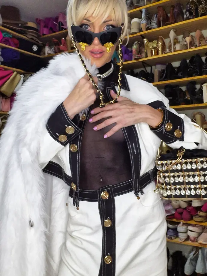 Barbara Jankavski dala za plastiky milion.