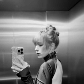 Aneta Krejčíková je sexy kost.