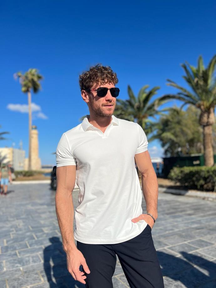 Míra žil doteď pomalu jako mnich.