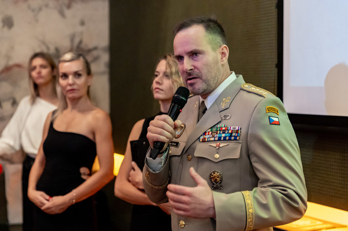 Na křtu kalendáře nechyběl náčelník Generálního štábu Karel Řehka, který je také kmotrem projektu.  