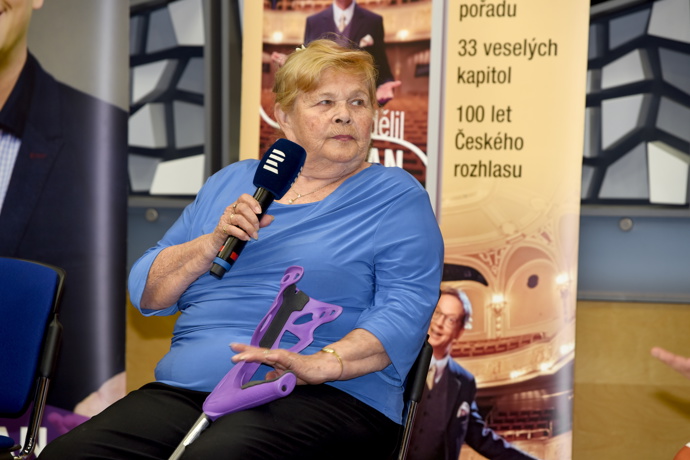 Ve svých letech je stále velmi energická a aktivní.