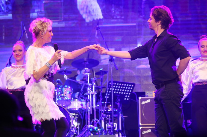 Kdo by si nechtěl zatancovat s Helenou Vondráčkovou. 