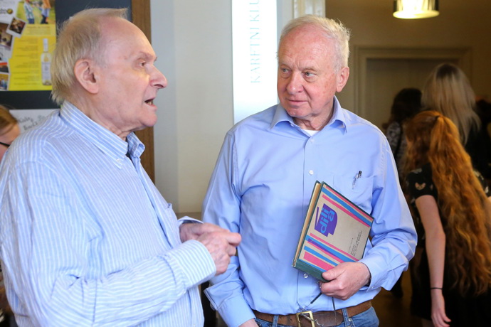 Vladimír Pucholt začínal jako herec, v roce 1967 se ale i kvůli tehdejšímu komunistickému režimu rozhodl opustit film i divadlo a emigroval do Anglie.