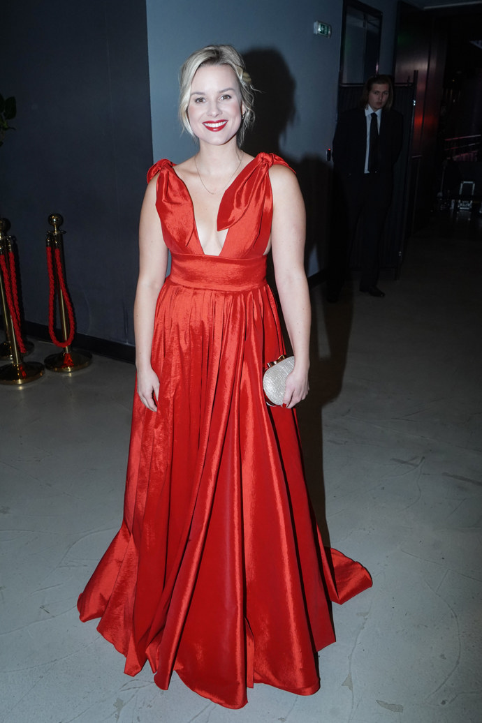 Ve stejném roce po červených šatech sáhla i herečka Patricie Solaříková.