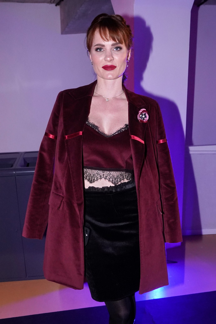 V šatní skříni se u Marie zabydlel také podzimní bordó samet.  