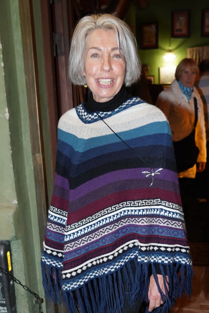 Říká, že vlasy má dnes ošetřené jen přelivem. A za své šediny se nestydí. 