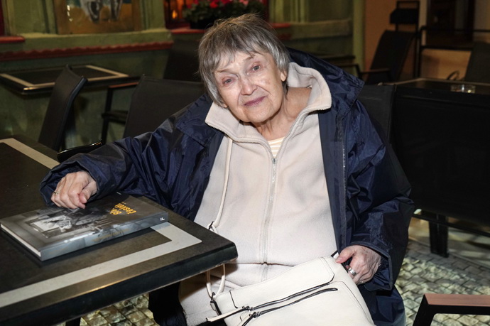 Dokonce se pochlubila, že dabingu se dodnes věnuje. 