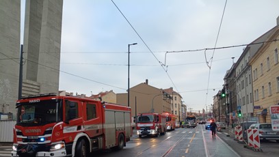 FOTO: Únik plynu zastavil dopravu v pražských Nuslích.