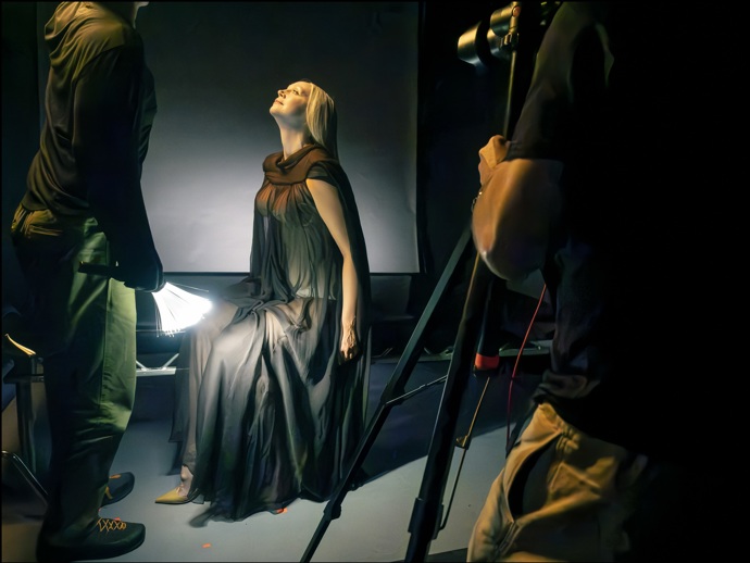 Gwendoline Christie focení nového kalendáře Pirelli.