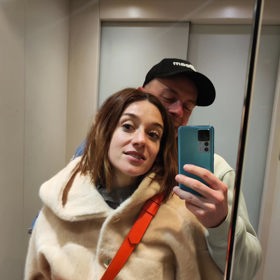 Marta Dancingerová je po boku nového partnera šťastná. 