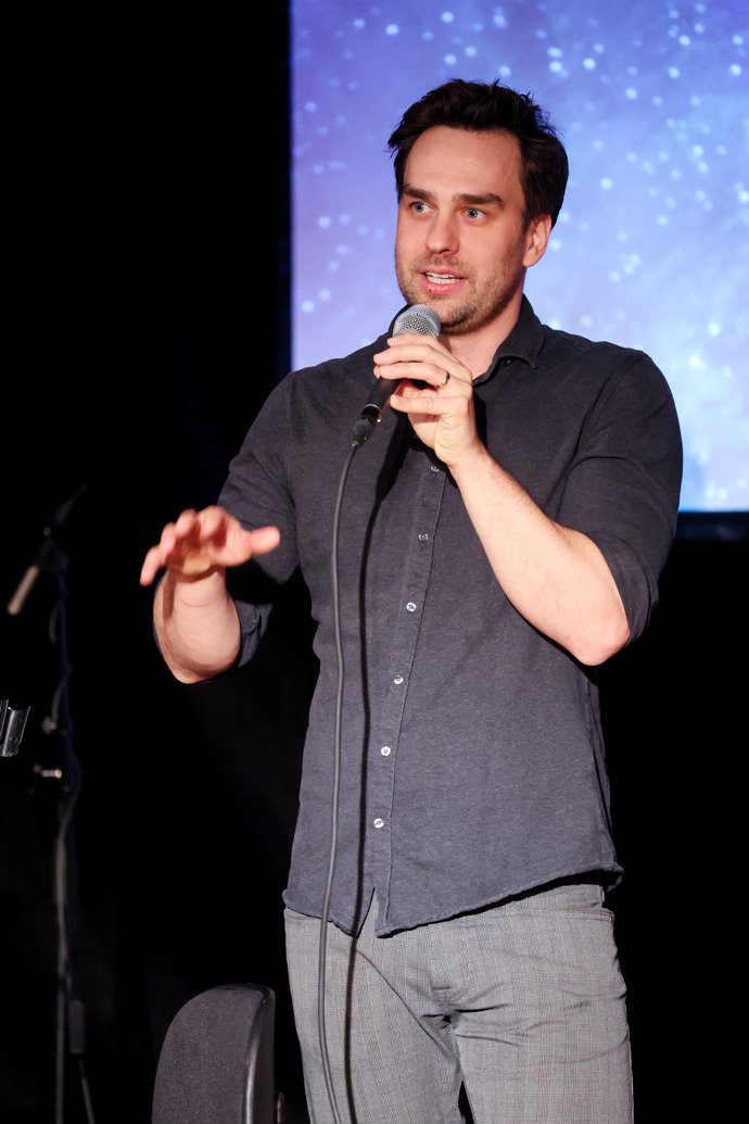 Ondřej Rychlý na pódiu. 