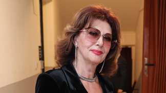 Cvičicí pětiminutovka Saskie Burešové: Díky krátkému rannímu rituálu je fit i před osmdesátkou