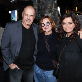 Petr Rychlý se svou exmanželkou a současnou manželkou.