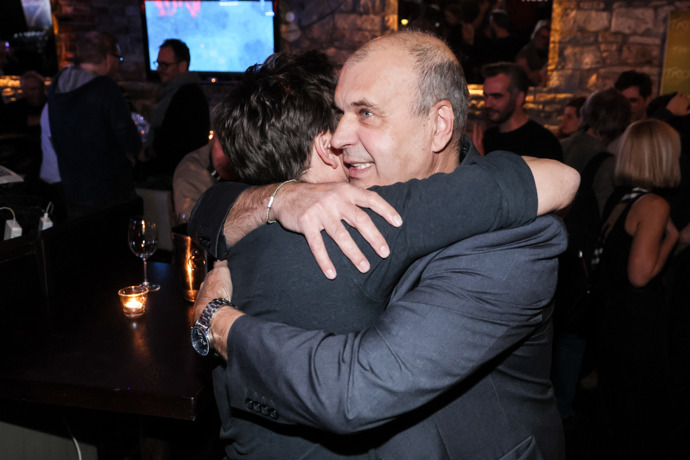 Petr Rychlý objal svého syna Ondřeje.