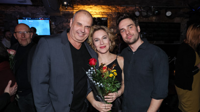 FOTO: Petr Rychlý se svým synem a jeho ženou.