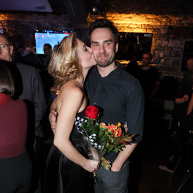 Manželé vypadají spokojeně.