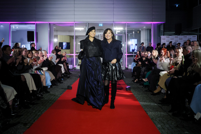 Beata Rajská doprovodila Sáru také na závěrečnou děkovačku. 