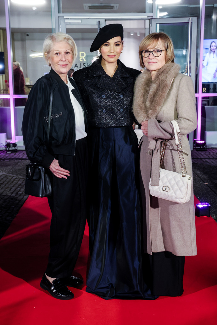 Zuzana Donutilová se ten večer radovala z nových černých kalhot. 