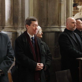 Hayato Okamura se rovněž zúčastnil posledního rozloučení s Dominikem Dukou.