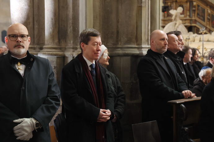 Hayato Okamura se rovněž zúčastnil posledního rozloučení s Dominikem Dukou.