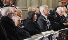 Petr Pavel usedl mezi bývalé první dámy.