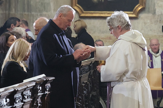 Poslední rozloučení s kardinálem Dominikem Dukou přineslo mnoho dojemných momentů.