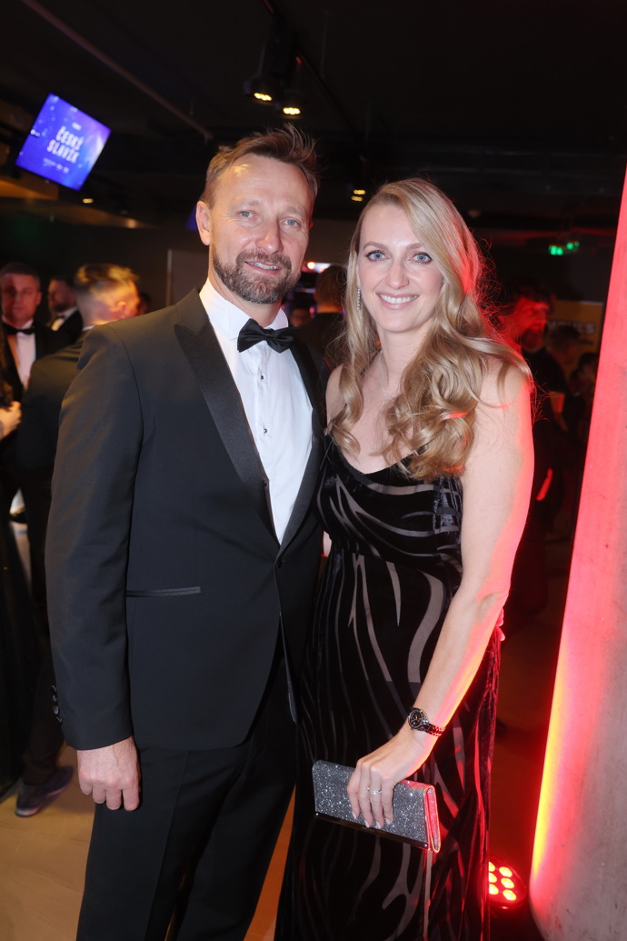 S manželem už teď chodí do společnosti jen velice zřídka. 