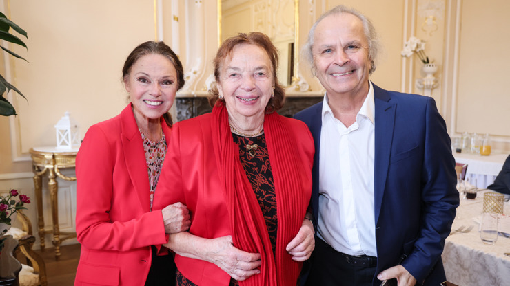 Dorazila i Eva Hudečková s manželem.