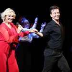 Tomáš Slavíček doprovází Helenu tancem na jejích koncertech.