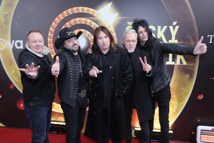 ...podobně jako členové skupiny Lucie...