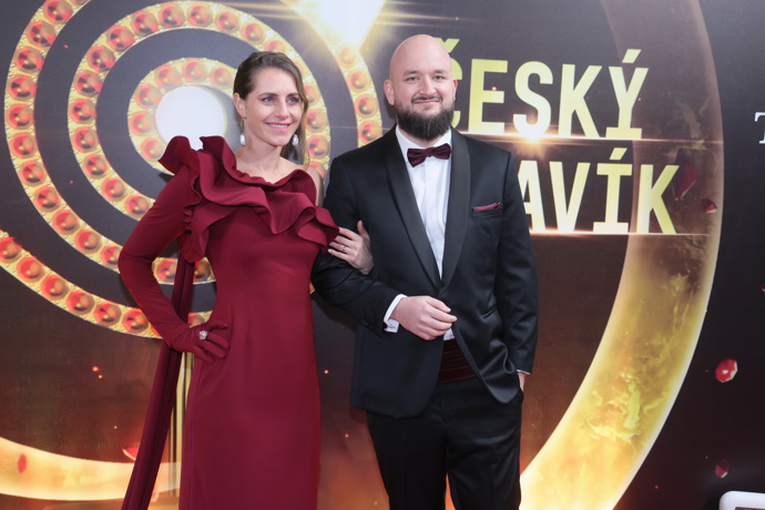 Písničkář Pokáč se svou krásnou manželkou Eliškou.