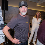 Je vášnivým horolezcem a pro svůj koníček je ochoten leccos obětovat.