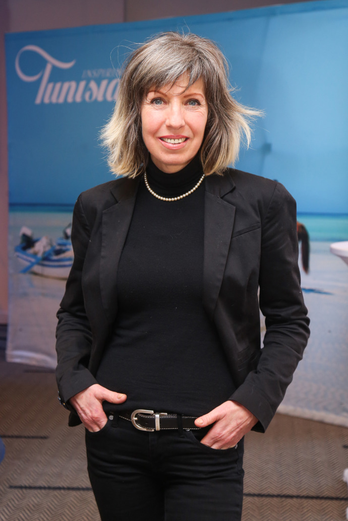 Tmavě šedé mikádo působilo ultra trendy. 