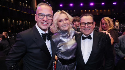 FOTO: Pavel Vítek s partnerem Janisem Sidovským a Helenou Vondráčkovou během Českého slavíka 2025.