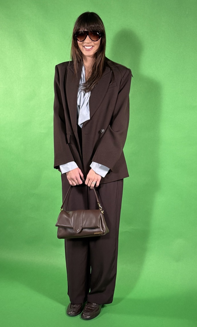 Příklad propojení hnědých odstínů a světle modré. 