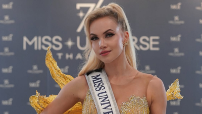 FOTO: Michaela Tomanová si Miss Universe 2025 viditelně užívá.