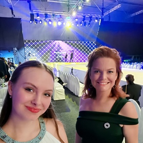 Společnost jí dělala starší dcera Eliška. 