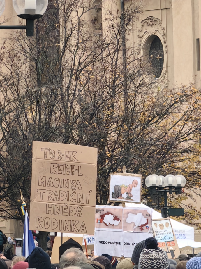 Demonstrace pořádaná spolkem Milion chvilek pro demokracii.