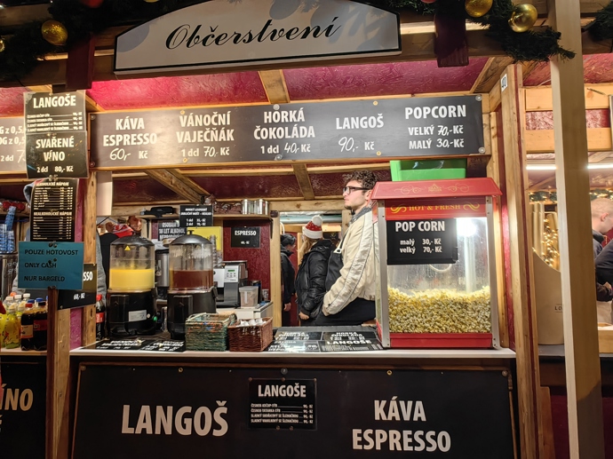 Vánoční trhy na náměstí Míru.