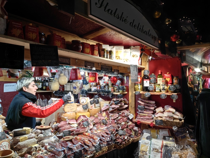 Vánoční trhy na náměstí Míru.