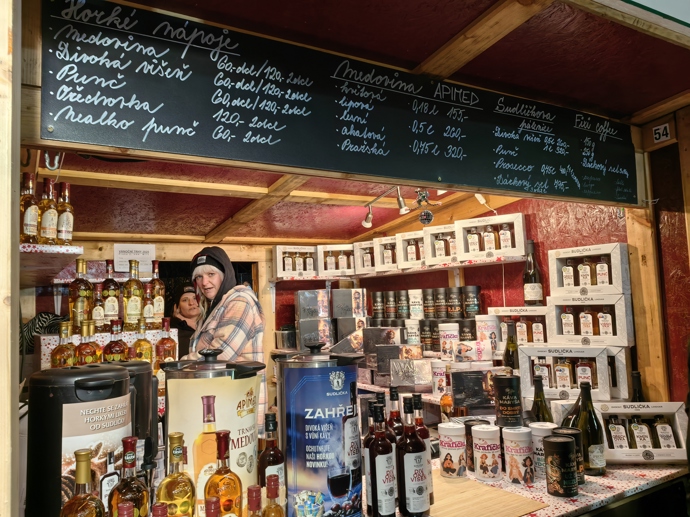 Vánoční trhy na náměstí Míru.